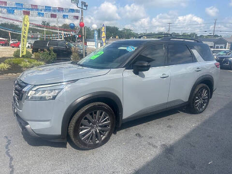 2023 Nissan Pathfinder SL