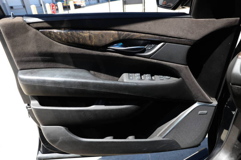 2016 Cadillac Escalade Platinum