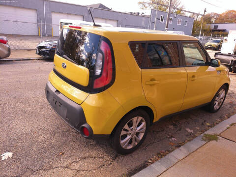 2015 Kia Soul +