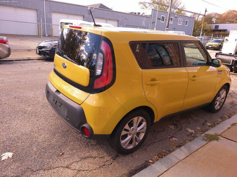 2015 Kia Soul +