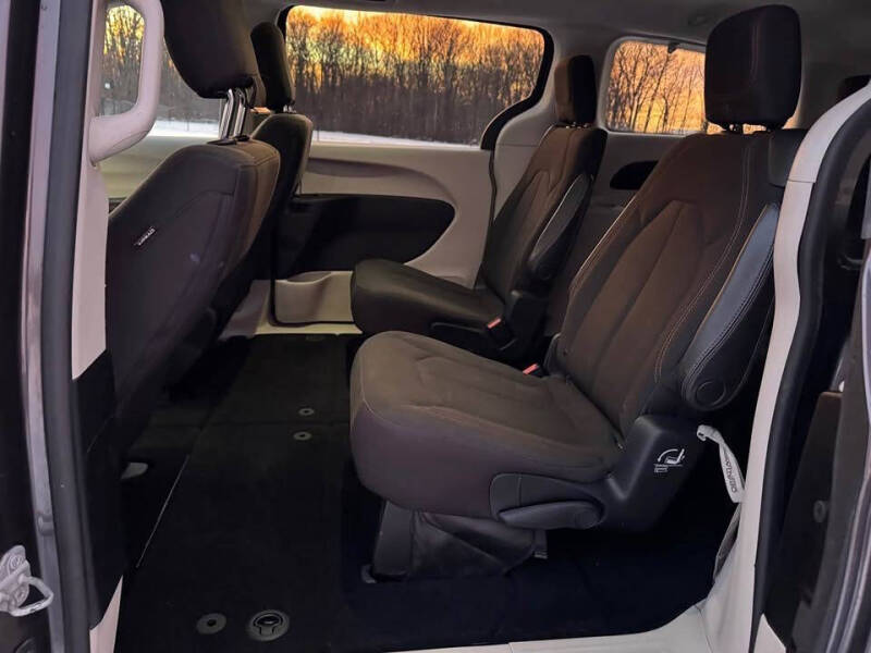 2017 Chrysler Pacifica LX