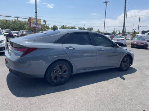 2022 Hyundai Elantra SEL