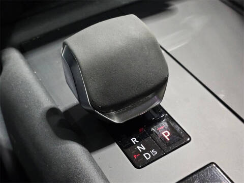 2024 Land Rover Discovery P300 S