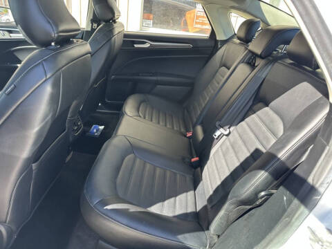 2017 Ford Fusion Hybrid SE