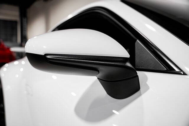 2020 Porsche 911 Carrera