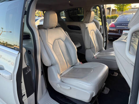 2021 Chrysler Pacifica Hybrid Touring L