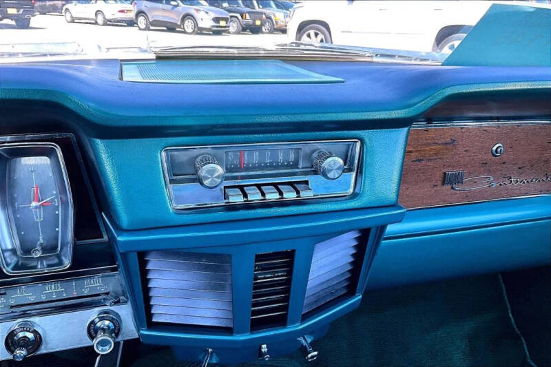 1963 Lincoln CONTINENTIAL