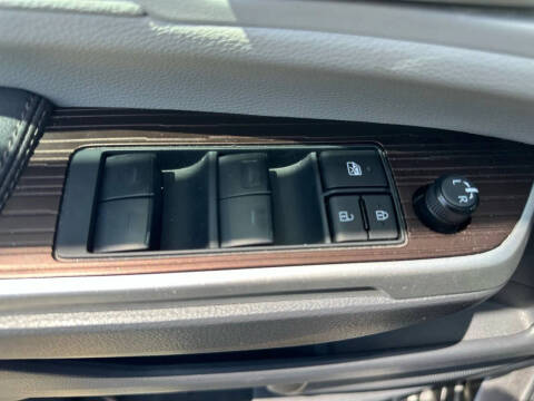 2024 Toyota Sienna LE 8-Passenger