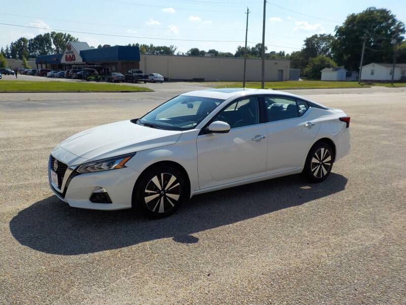 2021 Nissan Altima for sale at Young's Motor Company Inc. in Benson NC
