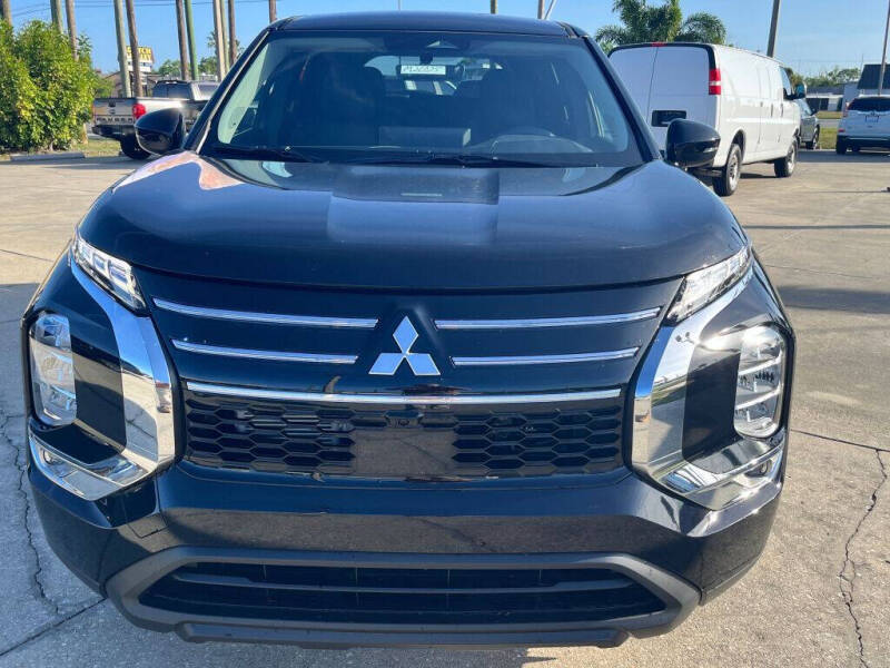 2026 Mitsubishi Outlander ES