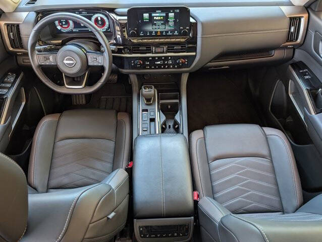 2025 Nissan Pathfinder Platinum