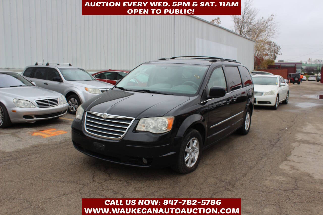 2010 Chrysler Town and Country Touring 4dr Mini Van's photo