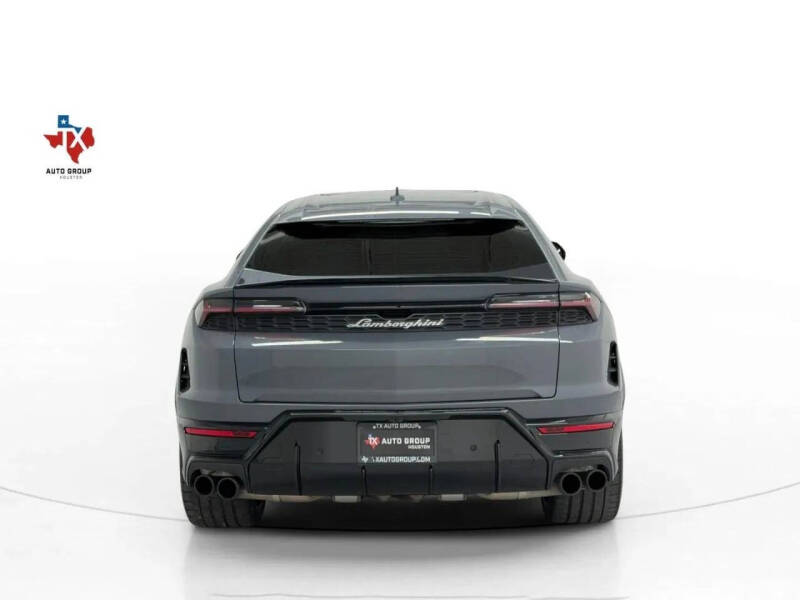 2025 Lamborghini Urus SE