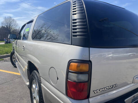 2005 GMC Yukon XL Denali