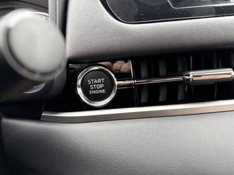 2025 Mitsubishi Outlander ES