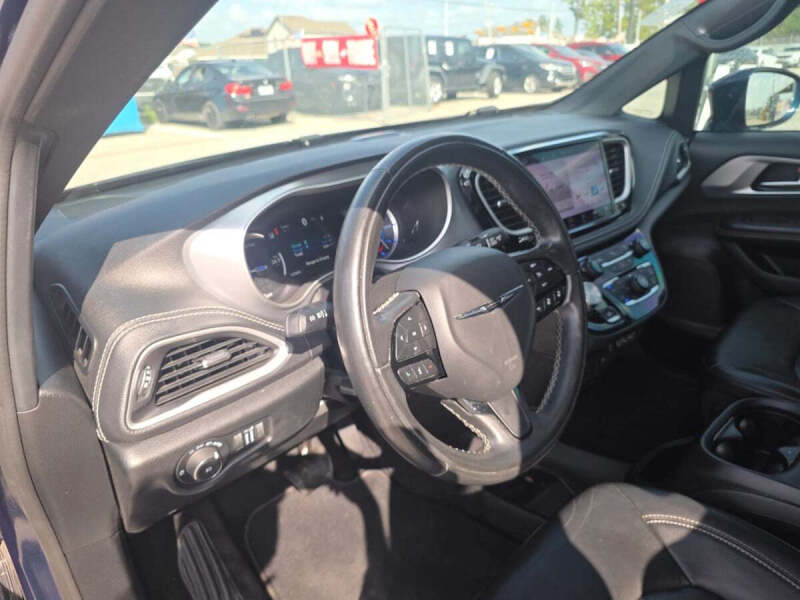 2022 Chrysler Pacifica Hybrid Touring L