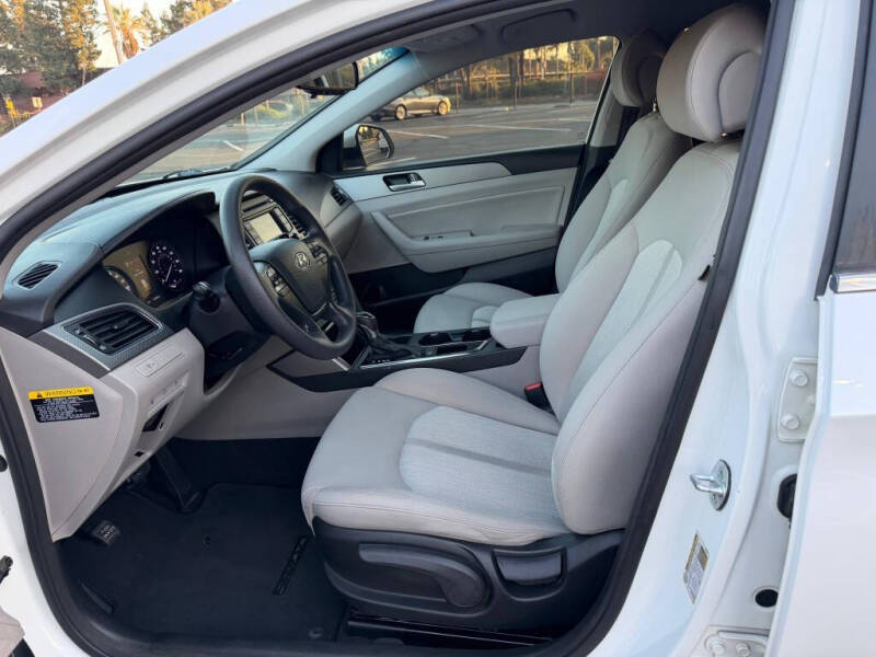 2016 Hyundai Sonata Hybrid SE