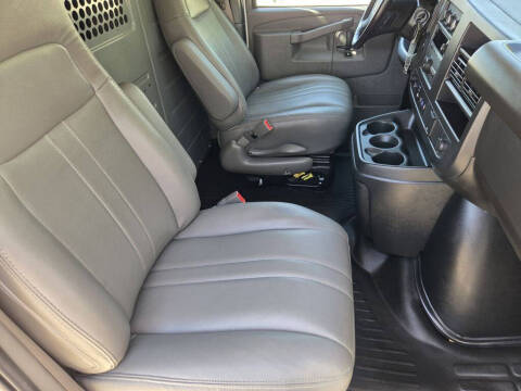 2023 Chevrolet Express 2500