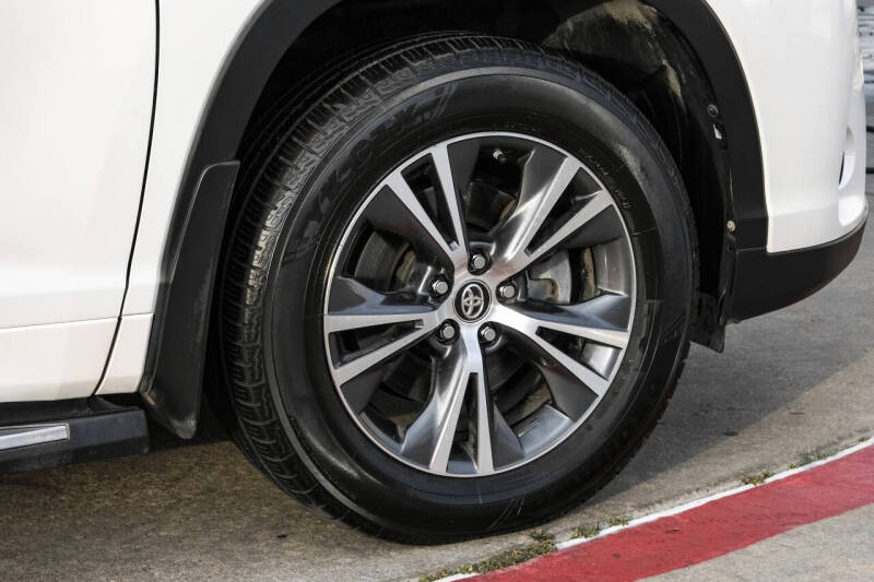 2017 Toyota Highlander LE Plus