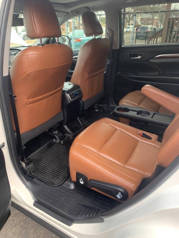 2019 Toyota Highlander Limited Platinum