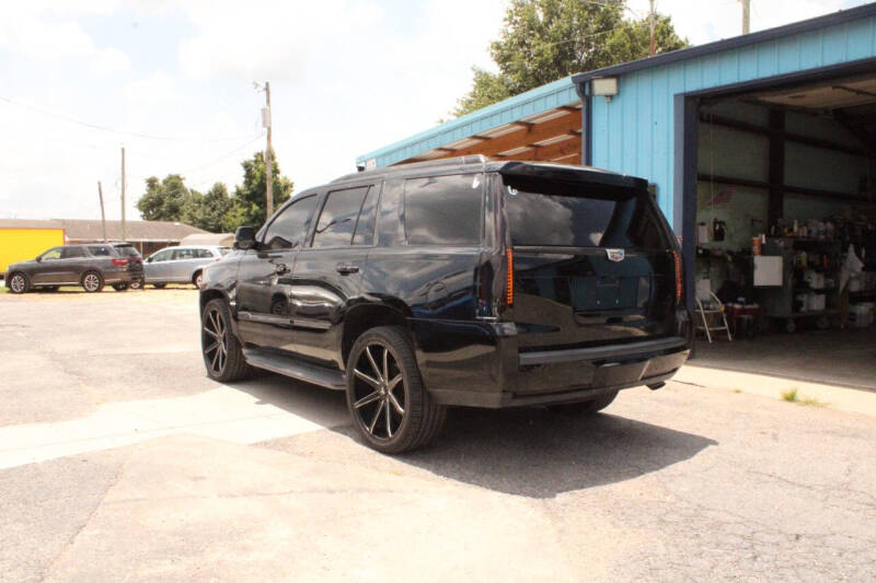 2016 Cadillac Escalade Luxury Collection