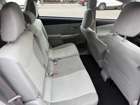 2012 Toyota Prius v Five