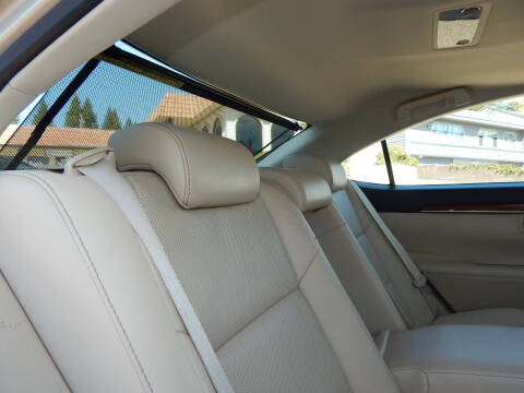 2013 Lexus ES 300h