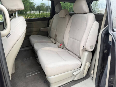 2016 Kia Sedona LX