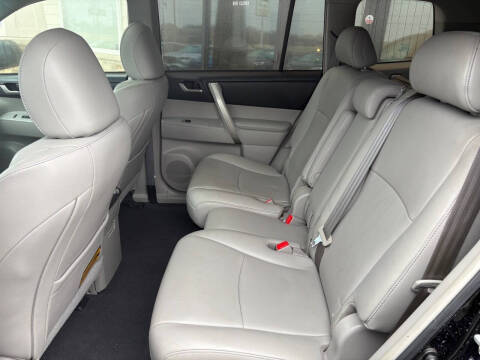 2013 Toyota Highlander SE