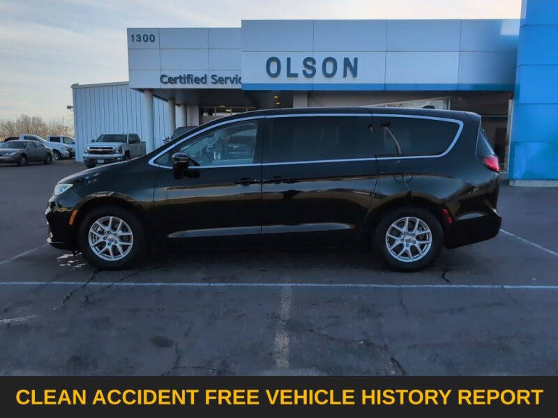 2024 Chrysler Pacifica Touring L