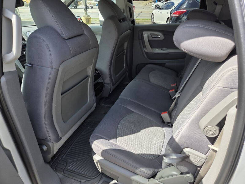 2012 Chevrolet Traverse LS - Photo 17