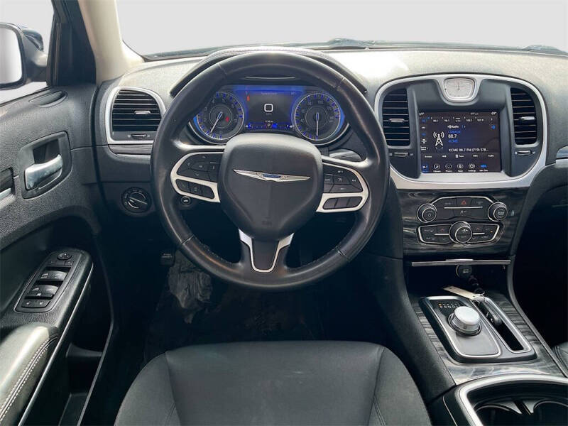 2022 Chrysler 300 Touring