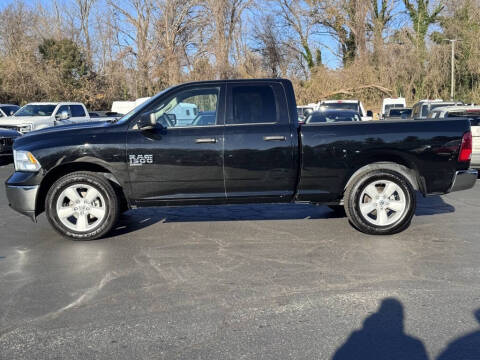 2024 RAM 1500 Classic SLT