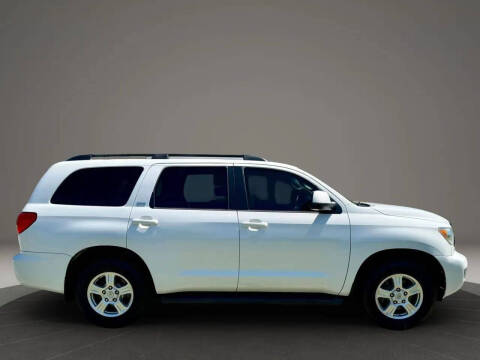 2017 Toyota Sequoia SR5