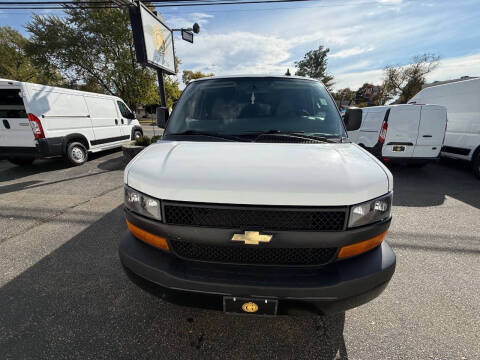 2022 Chevrolet Express LS 3500