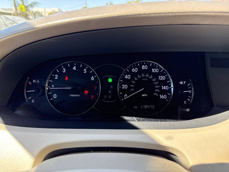 2010 Toyota Avalon XLS