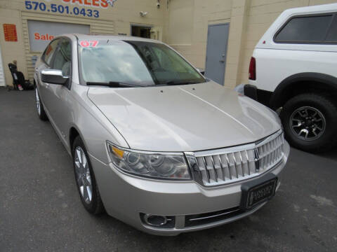 2007 Lincoln MKZ for sale at Small Town Auto Sales in Hazleton PA