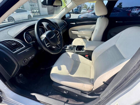 2018 Chrysler 300 Touring