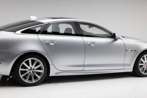 2016 Jaguar XJ R-Sport