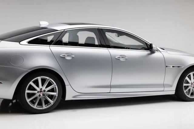 2016 Jaguar XJ R-Sport