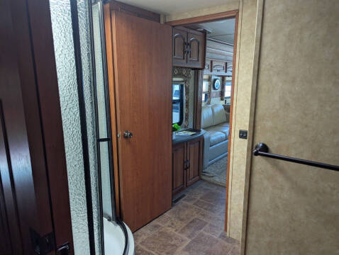 2011 Sportscoach Cross Country 405FK / 40ft