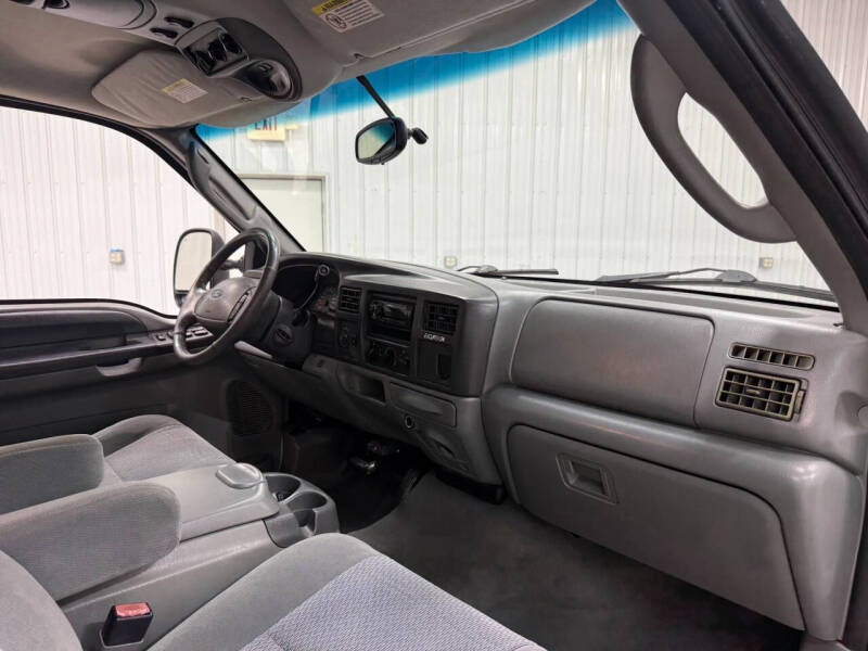 2003 Ford Excursion XLT