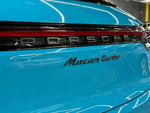 2021 Porsche Macan Turbo