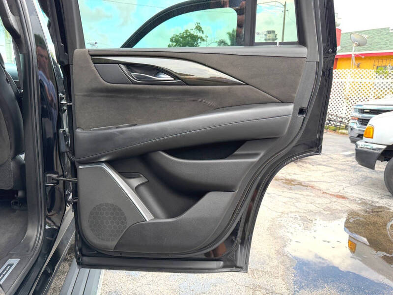 2016 Cadillac Escalade Platinum