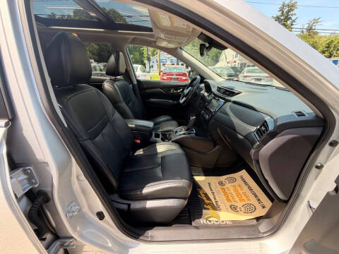 2017 Nissan Rogue SL