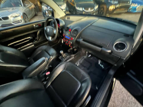 2008 Volkswagen New Beetle S