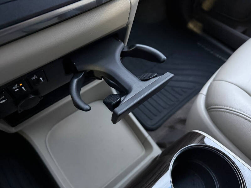 2015 Toyota Sienna XLE 8-Passenger