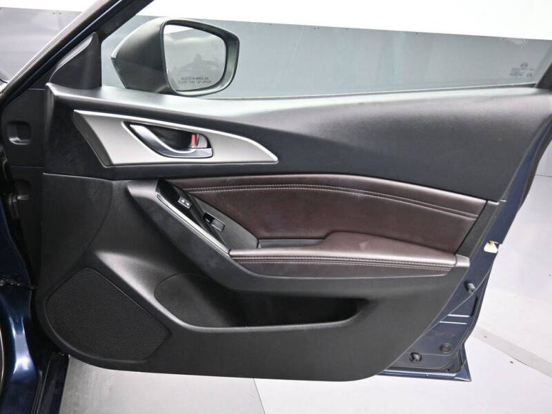 2017 Mazda MAZDA3 Touring