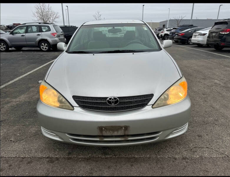 Used 2004 Toyota Camry LE with VIN 4T1BE32K44U852551 for sale in Elmhurst, IL