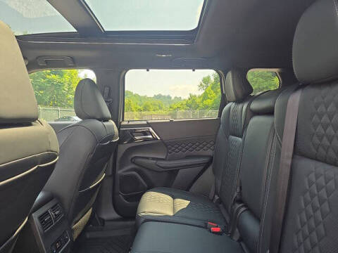 2025 Mitsubishi Outlander PHEV SEL